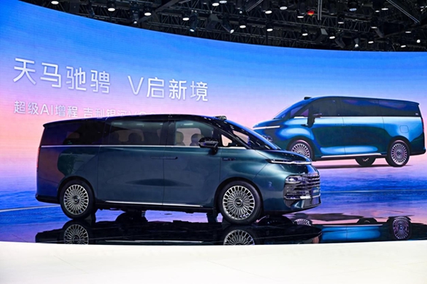 吉利汽车11月销量破31万，连续9个月同环比双增长